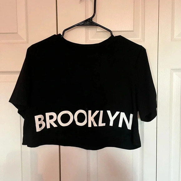 Cropped Top - Picture 3 of 7